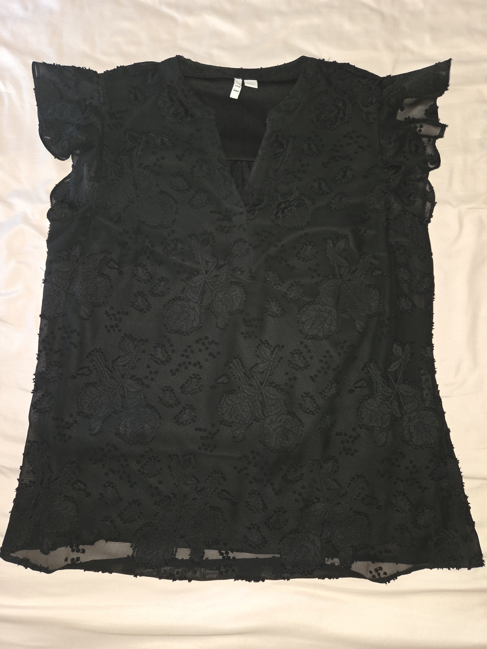 Elle black Embroidered V-Neck Women's Top M